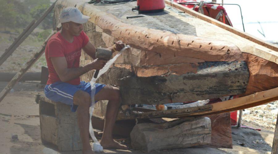 Why choose water damage restoration service for commercial water damage restoration in Laurel